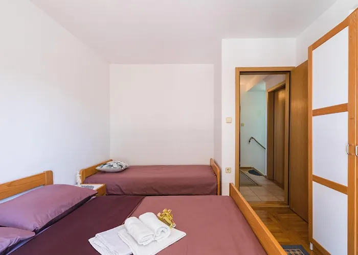 Kuca Za Odmor Valentina Semesterbostad Selce